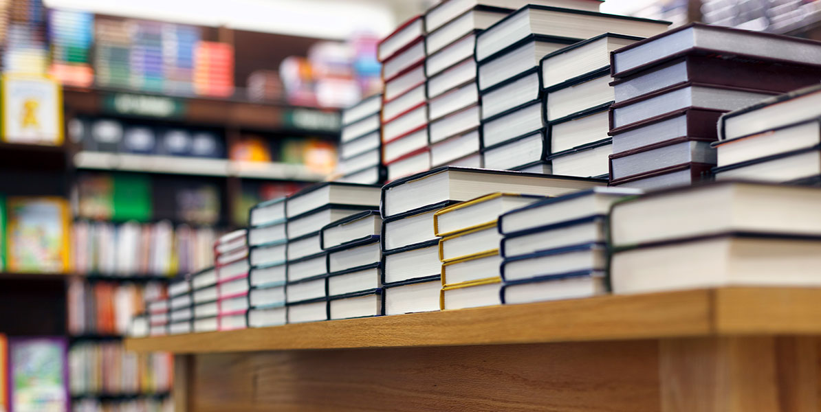 Büchertisch bei einer Lesung